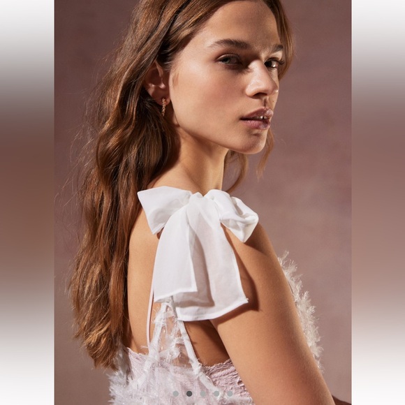 NWT Kimchi Blue Brenda Sheer Bow Textured White Mini Dress - Picture 4 of 5